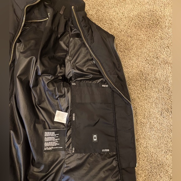 WARM black Guess winter puffer coat - Picture 6 of 7